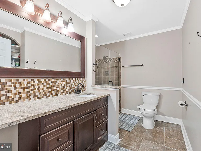 9607 Masterworks Dr — Photo 16