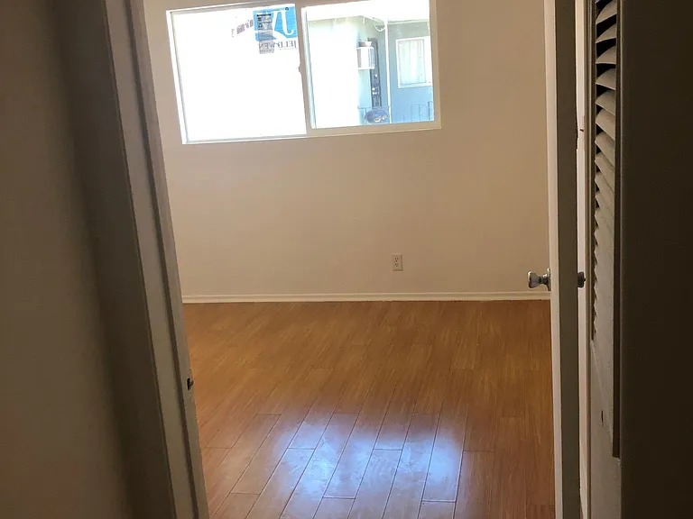 7111 Fulton Ave #5 — Photo 15