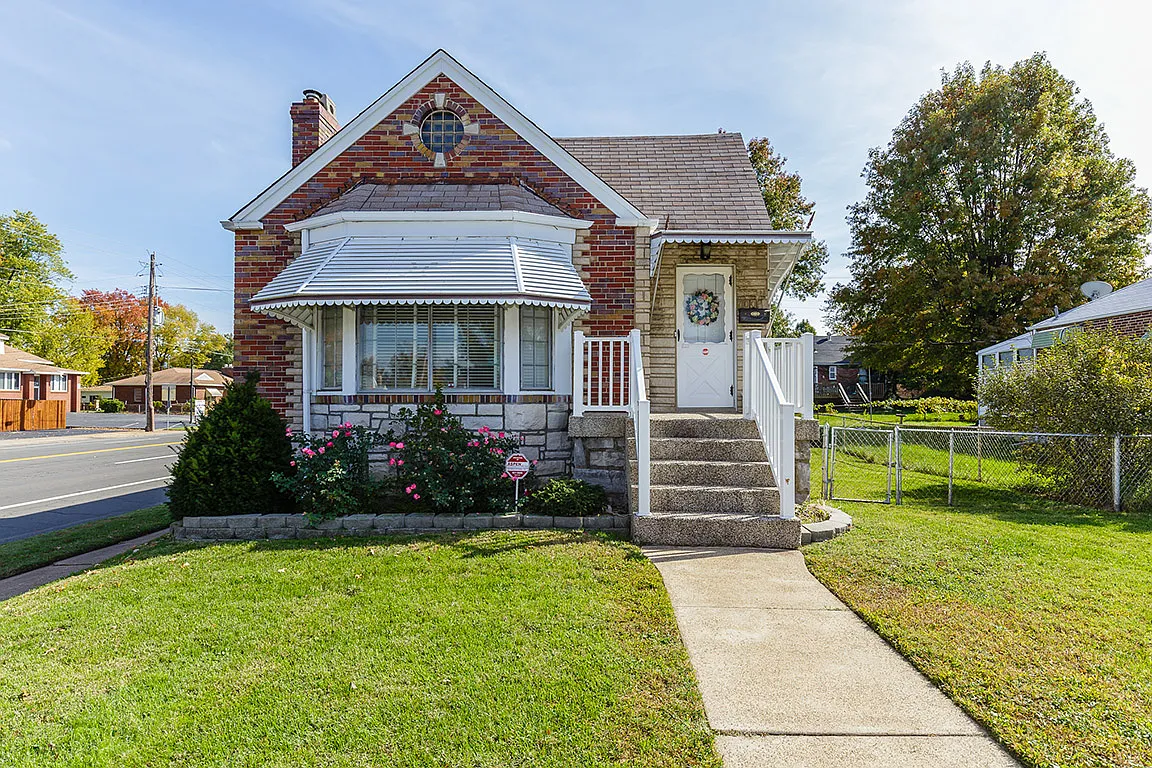 700 Dallas Dr photo 1