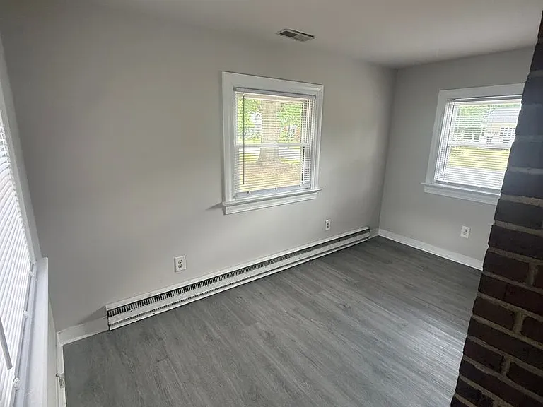 1840 Powell Rd — Photo 13
