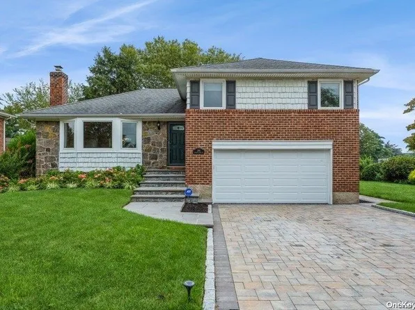 286 Brompton Rd So., Garden City, NY 11530