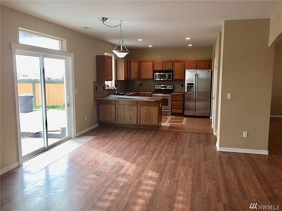 5th image of 609 N Mississippi Dr