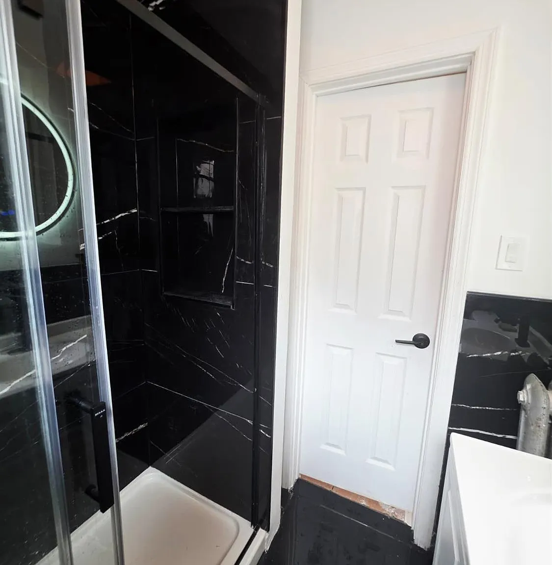 3 bed, 1.0 bath, 1355 sqft, $2,150 — Photo 2