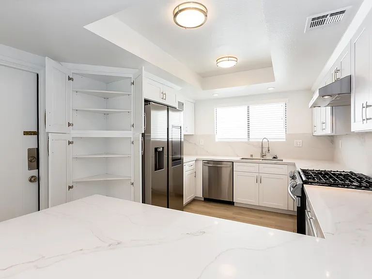 1738 S Bentley Ave #302 — Photo 11