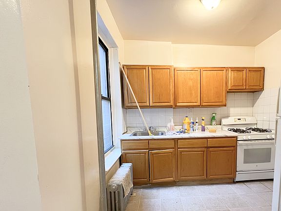 4th image of 26-19 3rd St #3