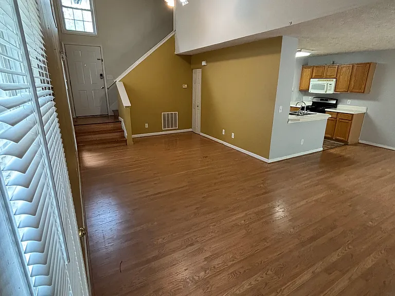 310 Paxton Ct — Photo 12