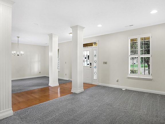 5th image of 1306 Landsbrook Dr