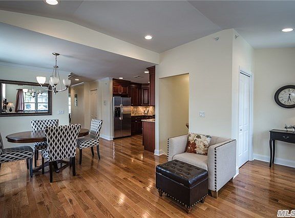 4th image of 608 Carman Ave Unit B8