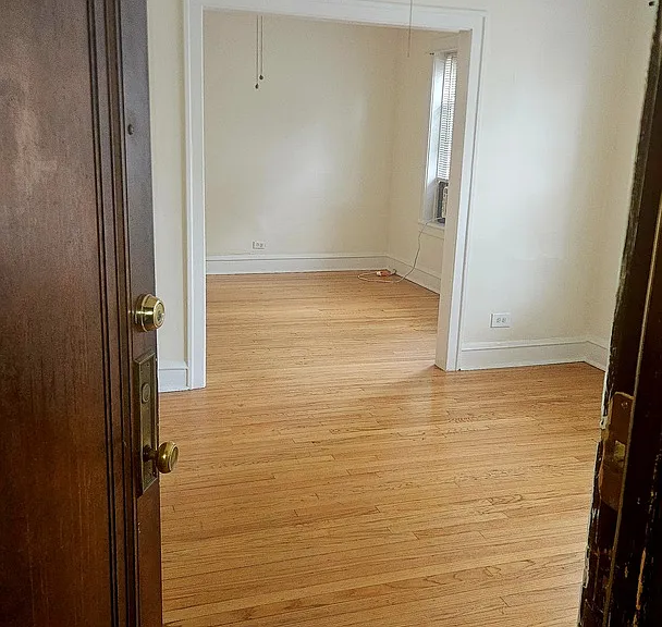 2454 N Kilpatrick Ave #1A — Photo 2