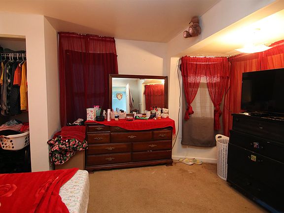 5th image of 531 Hawkins St