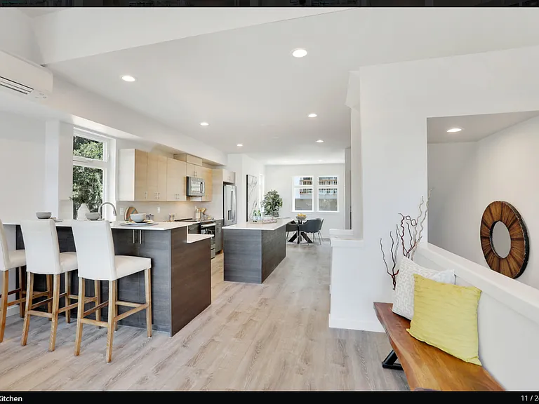 Silverlake Townhomes — Photo 18