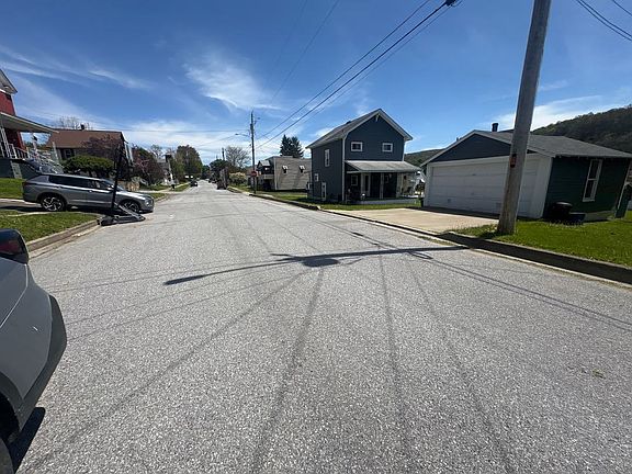 4th image of 505 Ash St