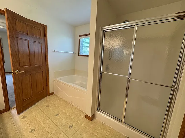 3902 Marryat Dr — Photo 32