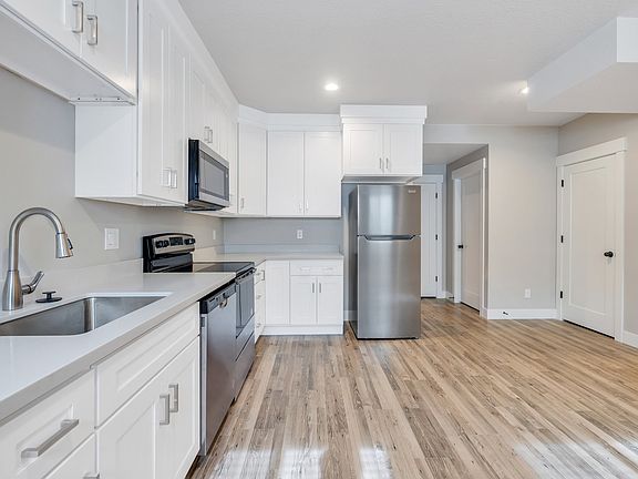 2nd image of 624 N Hiddleston Way