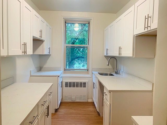 2nd image of 629 Kappock St APT 4K