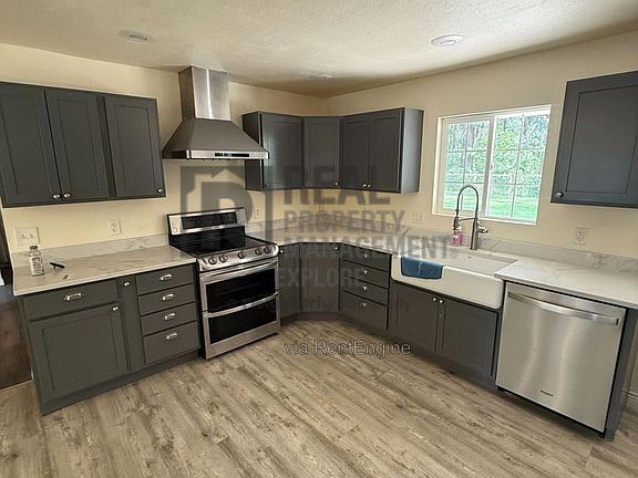 2nd image of 1533 3rd Ave W