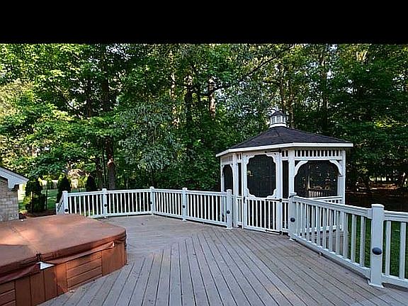 TREX DECK W/ VINYL GAZEBO 