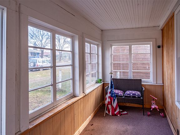 4th image of 410 Dakota Ave