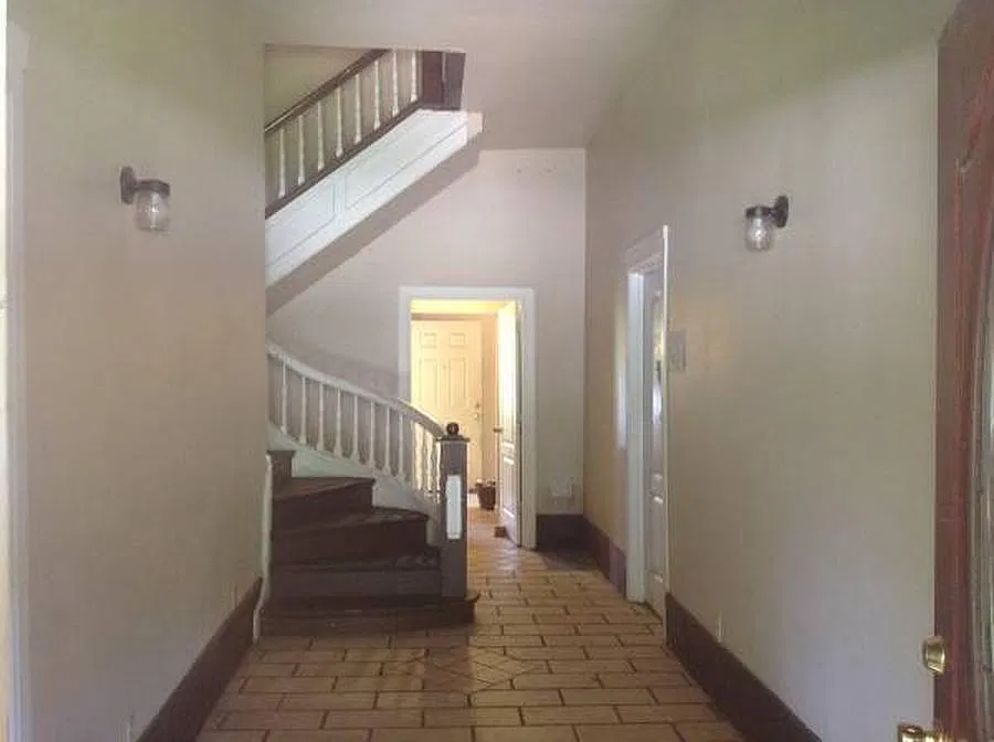1032 S Walnut St — Photo 4
