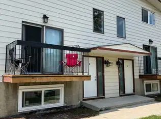 1707 42nd St SE #1A, Calgary, AB T2A 1L9