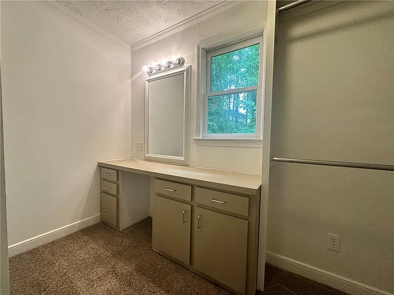 1231 Woodleigh Rd SW — Photo 18