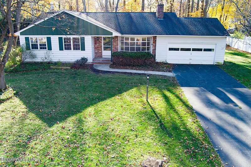 2nd image of 66 Paxwood Road