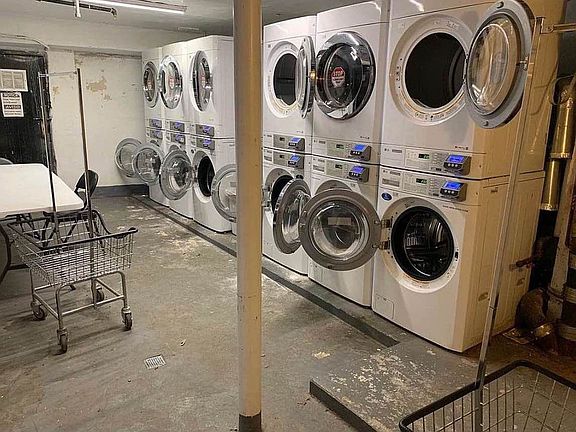 5th image of 111 E 7th St #2W