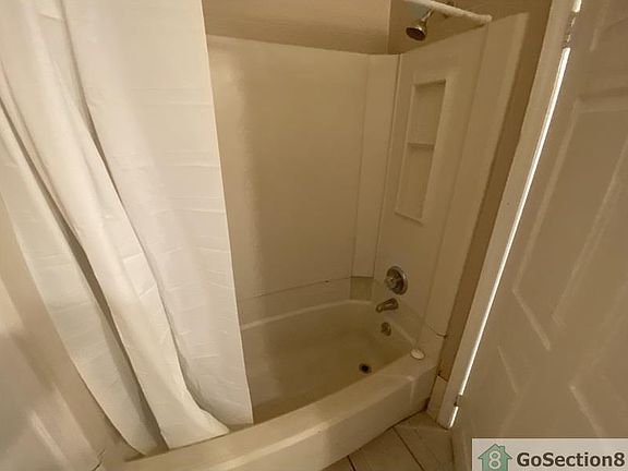 4th image of 449 Valley Crest Dr