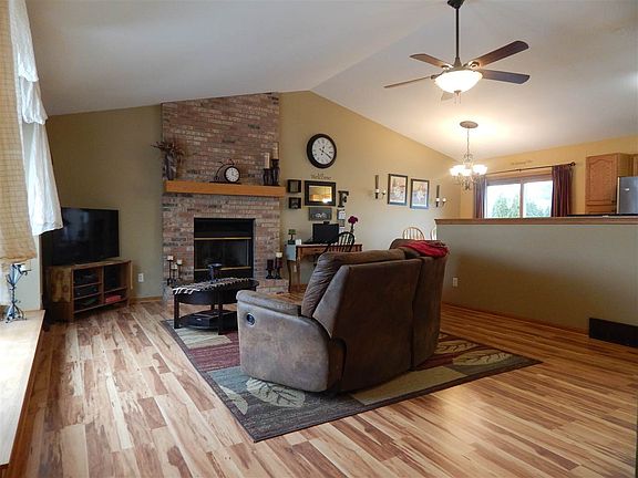 2nd image of 5409 Wellington Cir