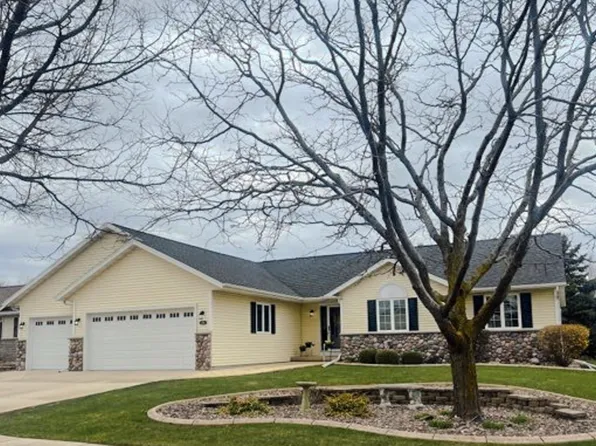 1238 Winchester Ave, Fond Du Lac, WI 54935