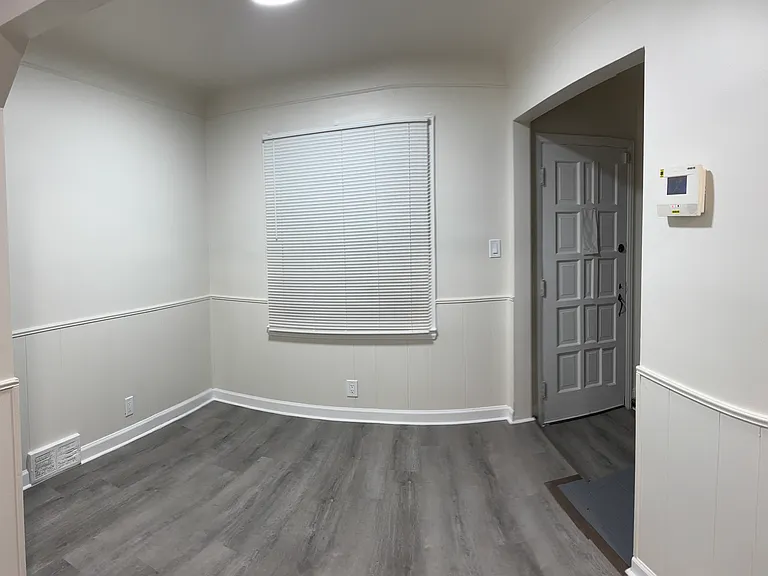 20211 Biltmore St — Photo 9