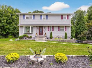 11 Merriewold Lane N, Monroe, NY 10950