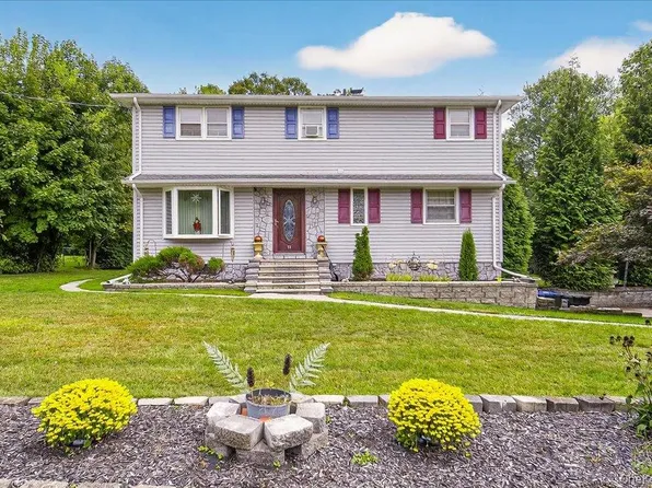 11 Merriewold Lane N, Monroe, NY 10950