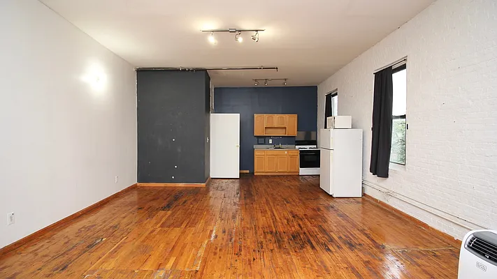 Rented by Nooklyn NYC LLC | media 7