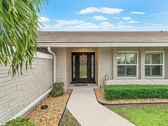4th image of 9077 Old Pine Road