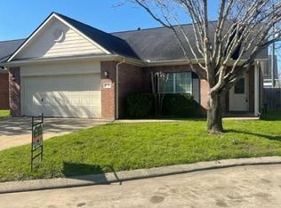 216 Elizabeth Ln, Sealy, TX 77474