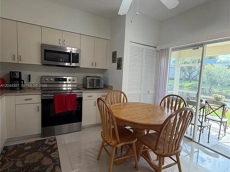 16619 Hemingway Dr — Photo 8