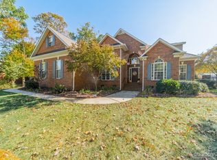 2357 Caernarfon Ln, Matthews, NC 28104