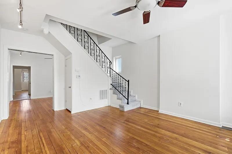 Building Photo - 2812 Clifton Ave