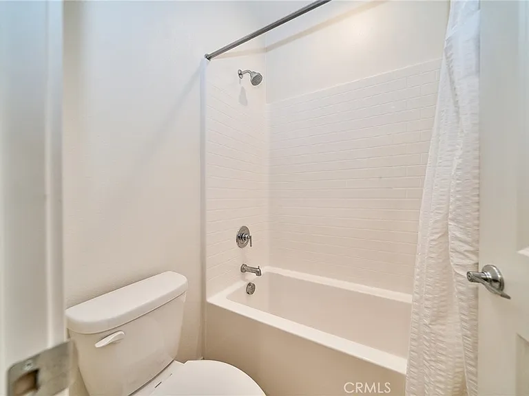 2622 E Embry Ln — Photo 25
