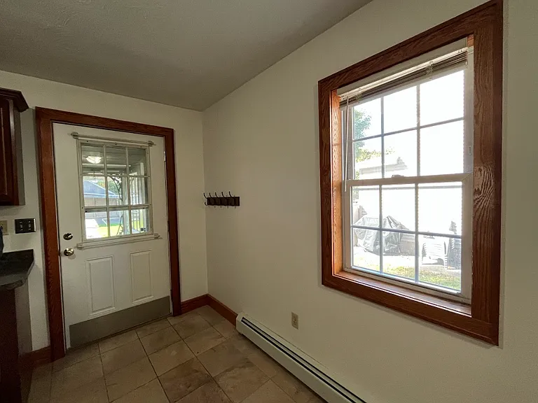 25 Greenman Ave #1 — Photo 13