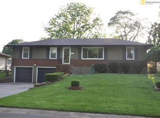 3820 S Stonewall Ave, Independence, MO 64055