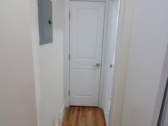 5th image of 338 W 47th St APT 5C