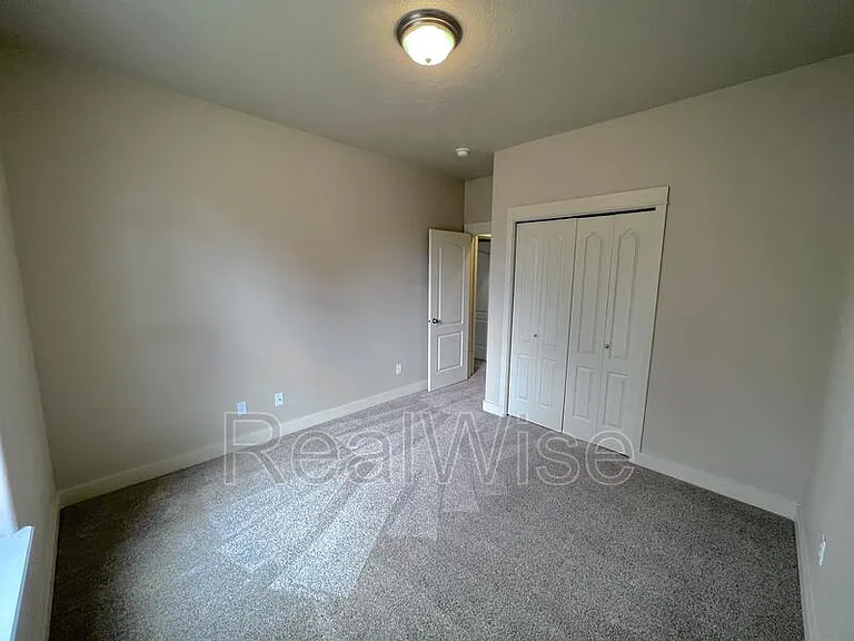 835 Nutcracker Dr — Photo 29