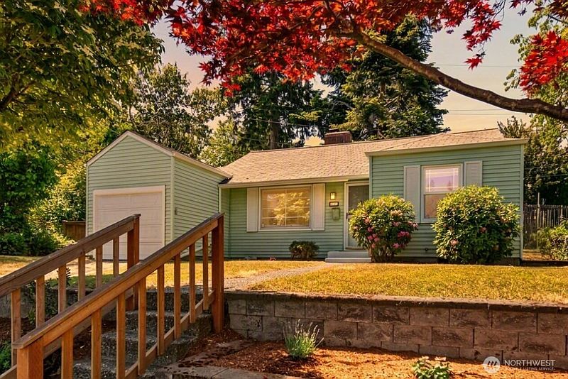2nd image of 8221 23rd Avenue NE