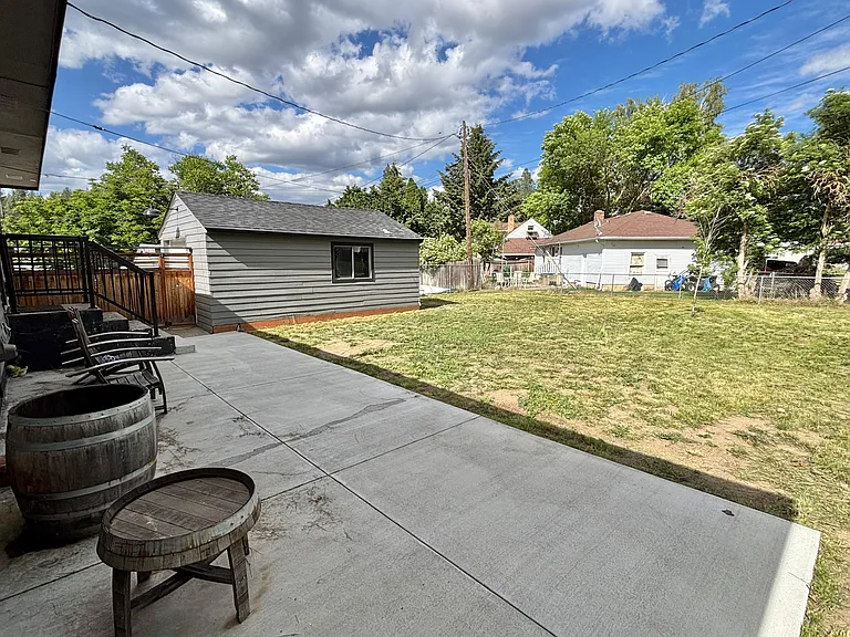 6020 N Elgin St — Photo 4
