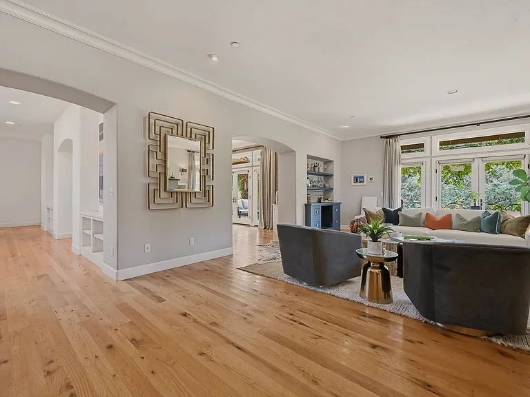 2491 Spring Mountain Rd — Photo 47