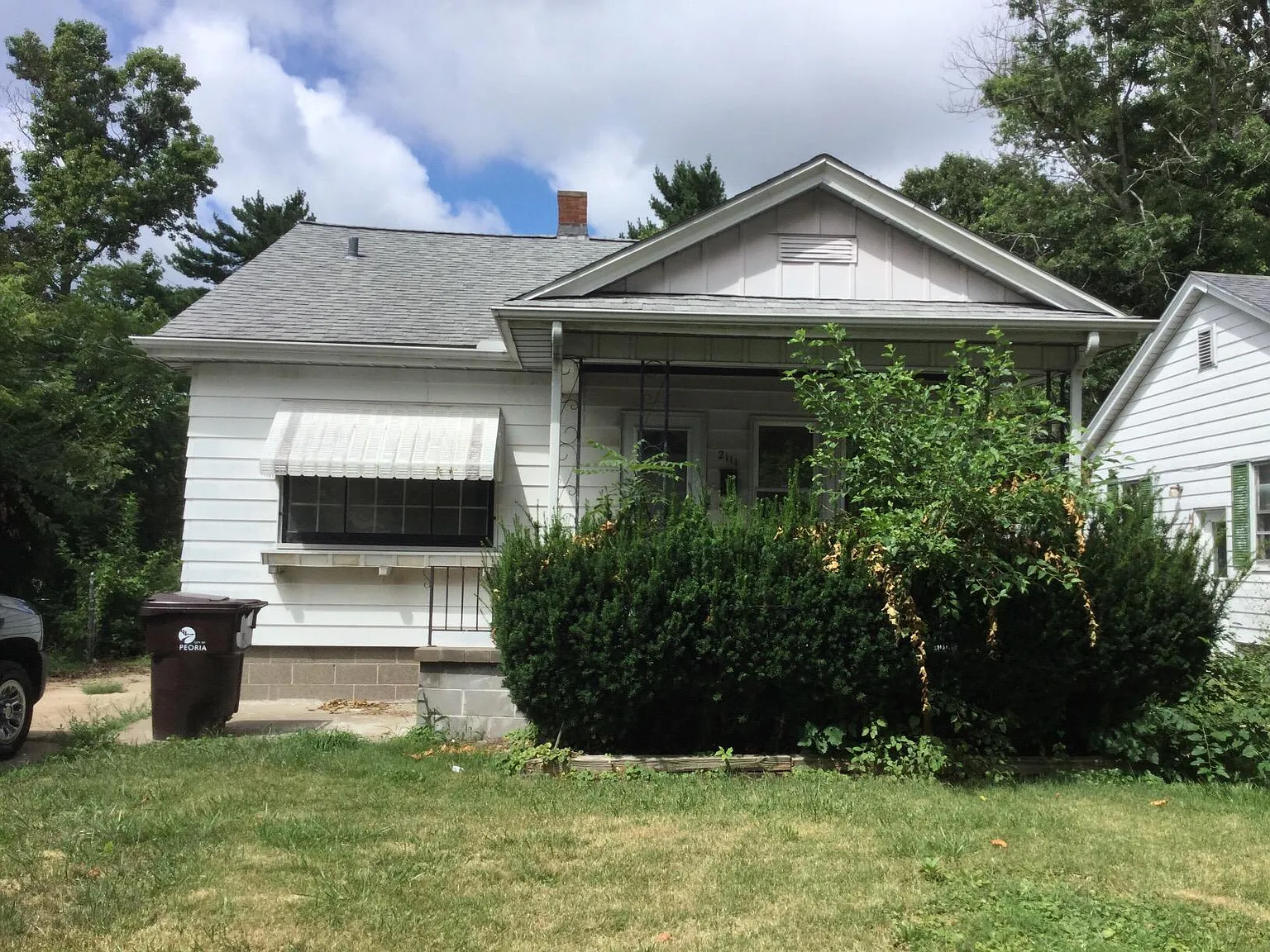 2111 N Broadway St photo 1