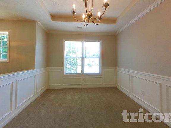 3rd image of 460 Vinemont Rdg