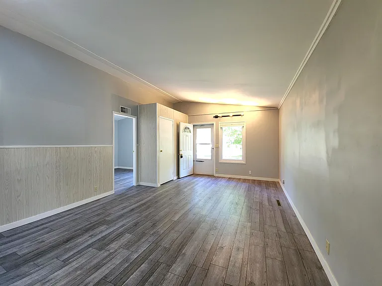 1508 E Sugnet Rd — Photo 3